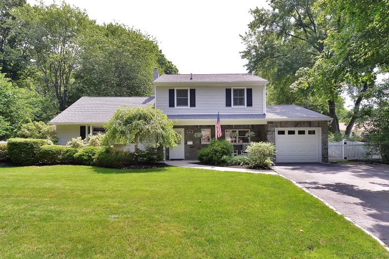 507 Chestnut St, Township of Washington, NJ 07676 - photo 1