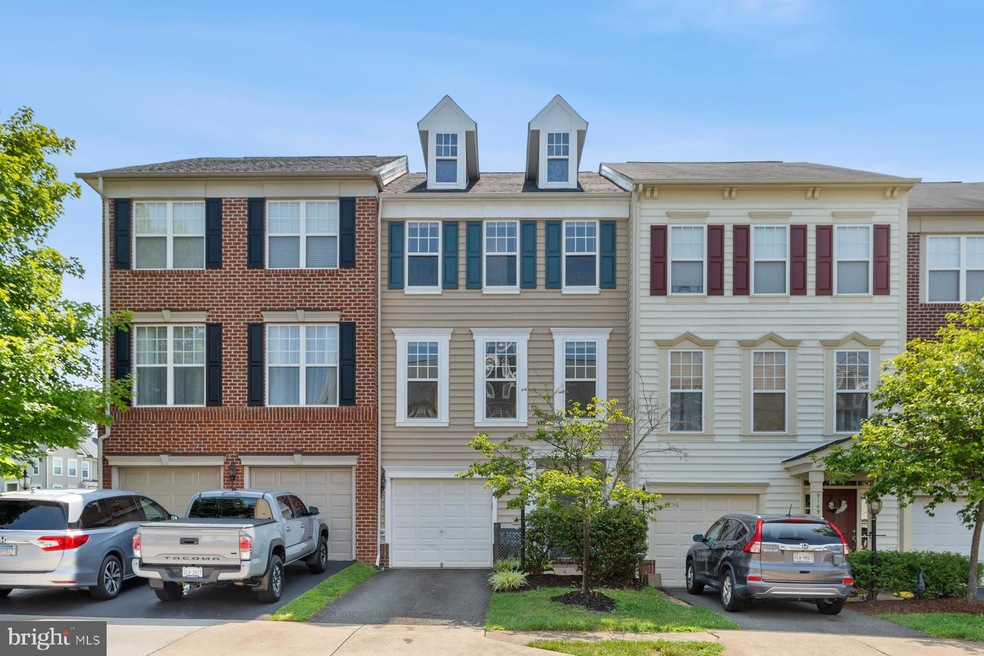 9147 Ribbon Falls Loop, Bristow, VA 20136 - photo 1