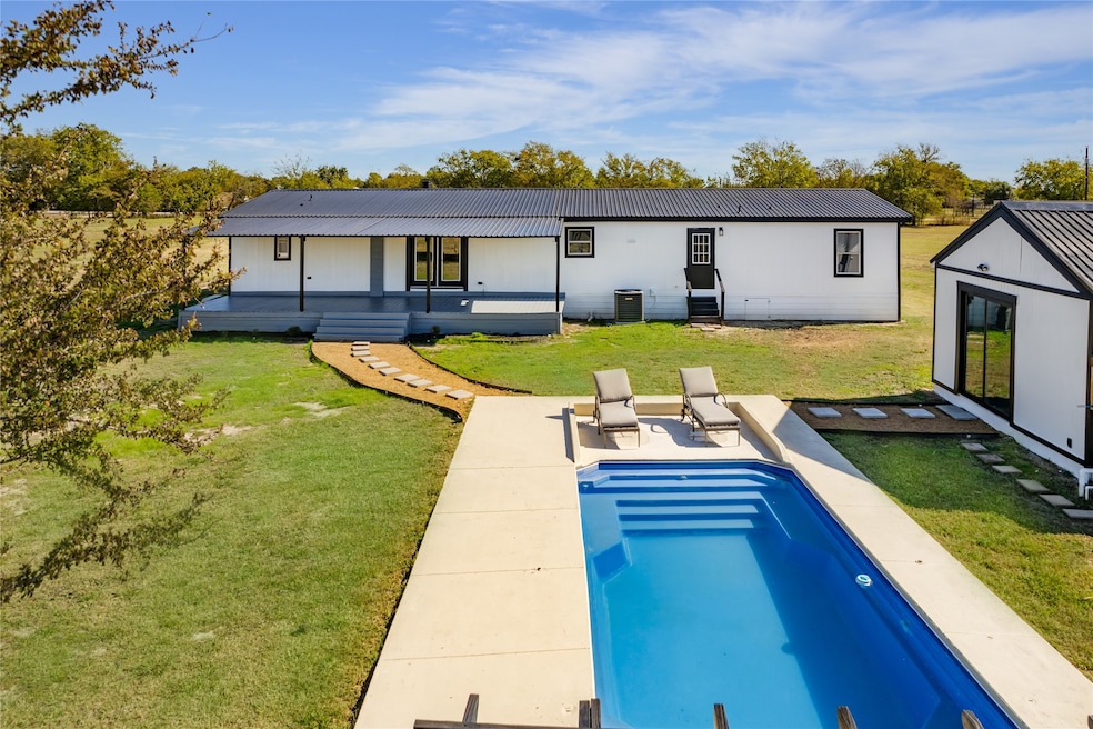 5774 Farm Road 904 S, Commerce, TX 75448 - photo 1