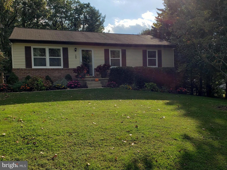 105 Franklin Ave, Sykesville, MD 21784 - photo 1