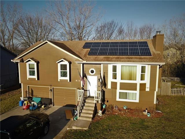 110 S Huntsman Blvd, Raymore, MO 64083 - photo 1