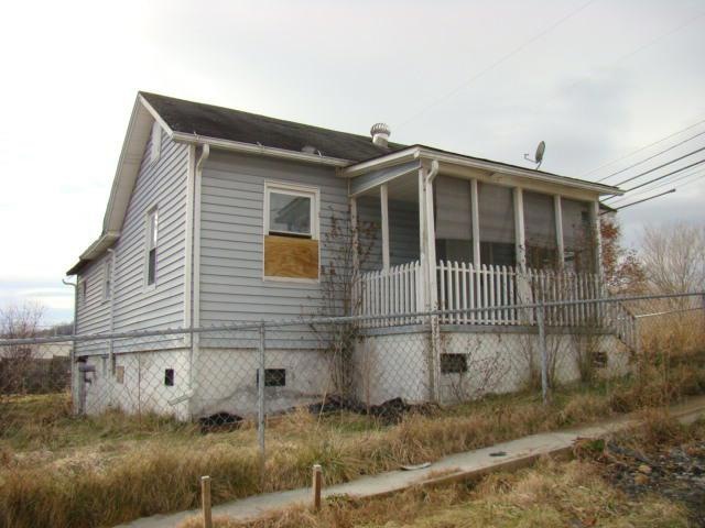 102 Muncie St Eccles, WV 25836