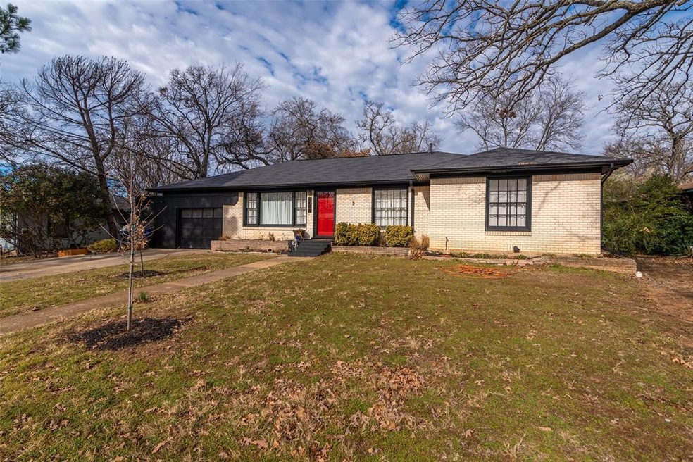 1317 W Hull St, Denison, TX 75020 - photo 1