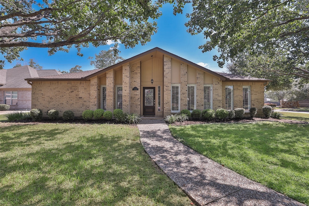 7402 E Suddley Castle St, Houston, TX 77095 - photo 1