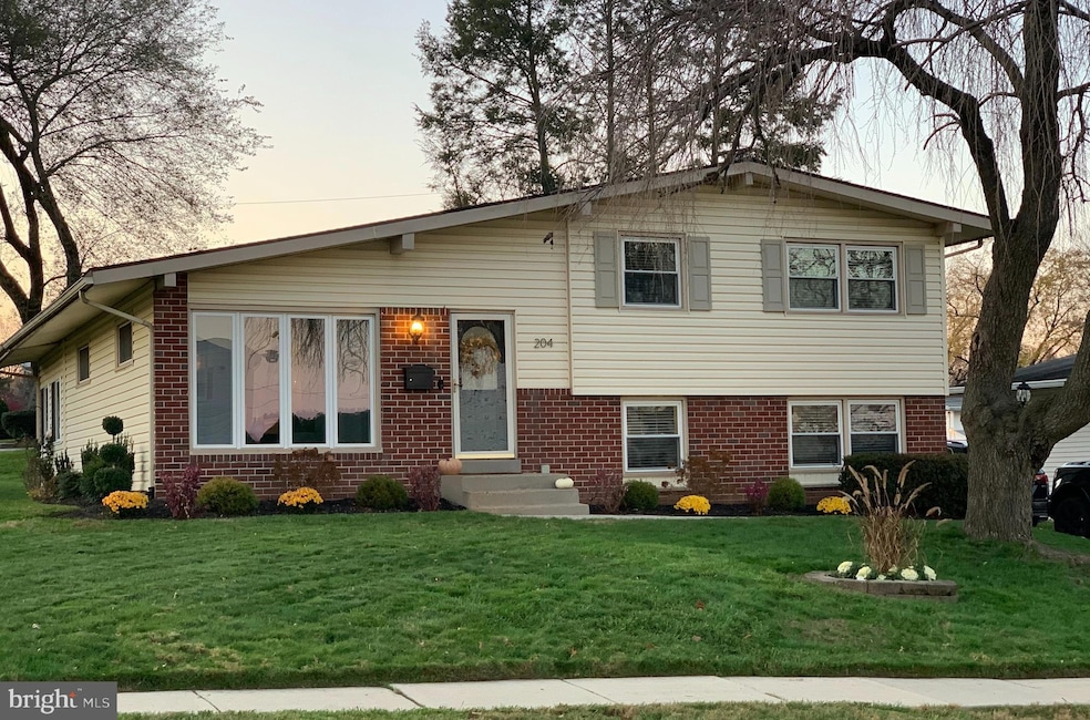 204 Oldfield Way, Broomall, PA 19008 - photo 1
