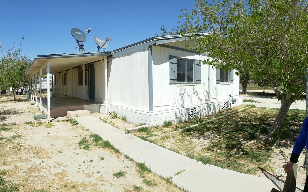 5761 Jackson Ave, Rosamond, CA 93560 - photo 1