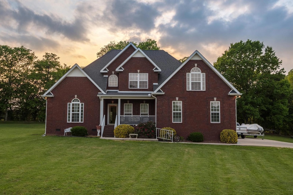 135 Stephens Ln, Shelbyville, TN 37160 - photo 1