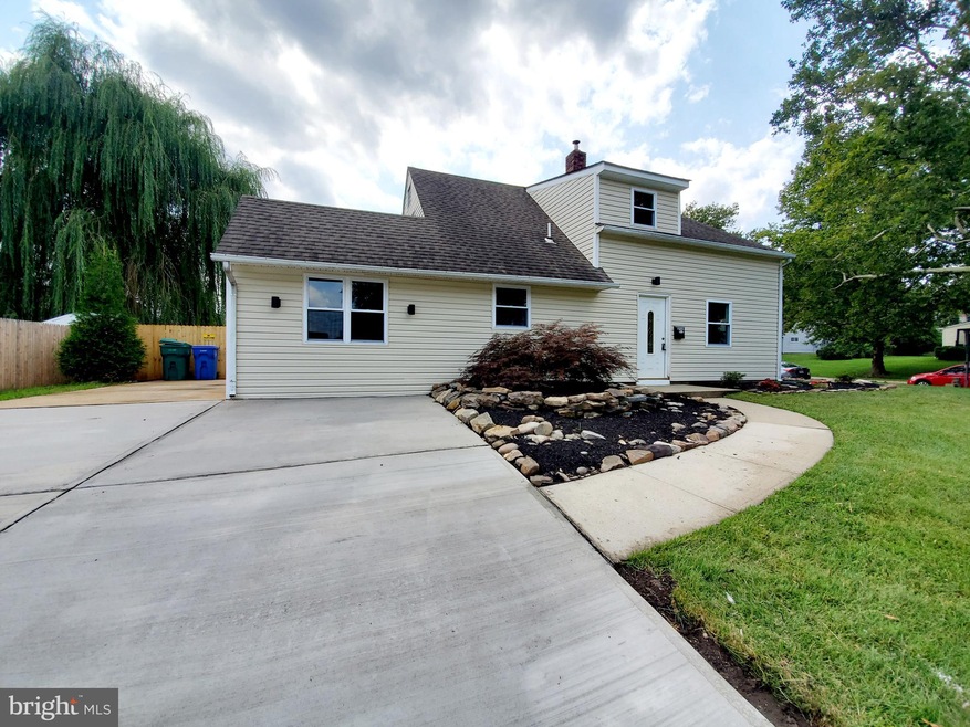 247 Red Cedar Dr, Levittown, PA 19055 - photo 1