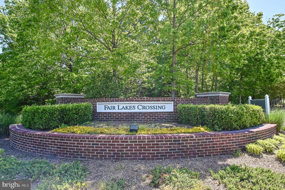 4703 Cochran Place, Centreville, VA 20120 - photo 1