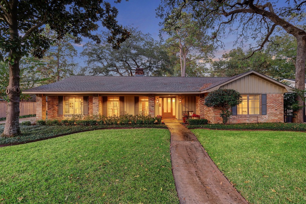 10022 Candlewood Dr, Houston, TX 77042 - photo 1