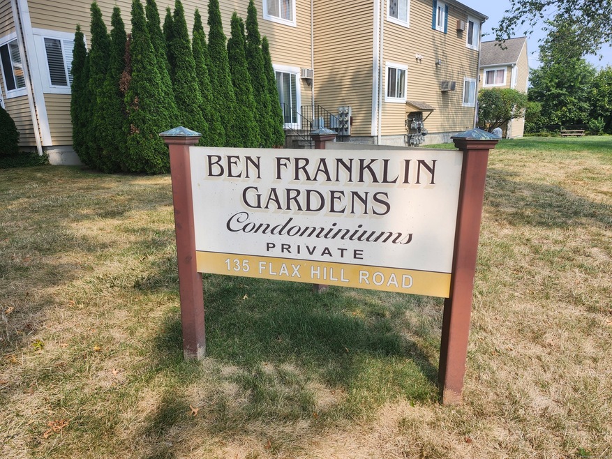 135 Flax Hill Rd unit 21, Norwalk, CT 06854 - photo 1