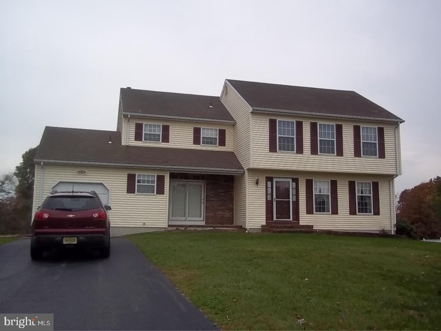 15 Spring Hill Dr, Swedesboro, NJ 08085 - photo 1