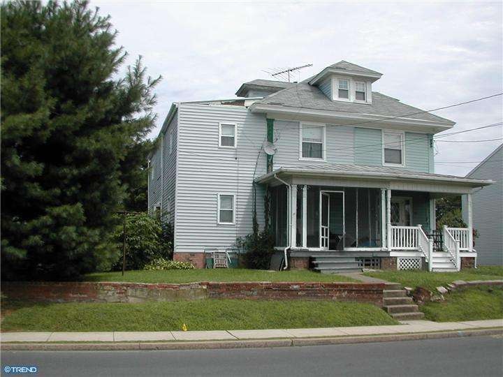 423 W 7th St, Lansdale, PA 19446 - photo 1