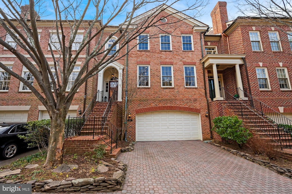 2040 Mayfair Mclean Ct, Falls Church, VA 22043 - photo 1