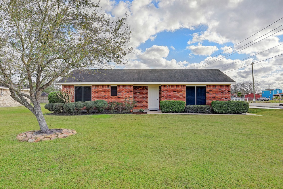 16711 N Wayne Ln unit 1, Pearland, TX 77584 - photo 1