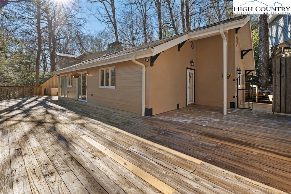 1300 Laurel Ln, Blowing Rock, NC 28605 - photo 1