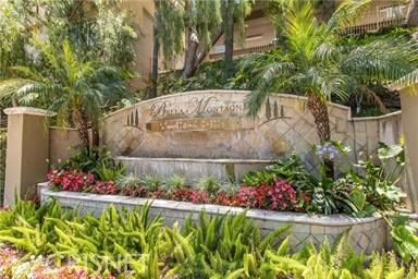 5220 Premiere Hills Cir unit 227, Woodland Hills, CA 91364 - photo 1