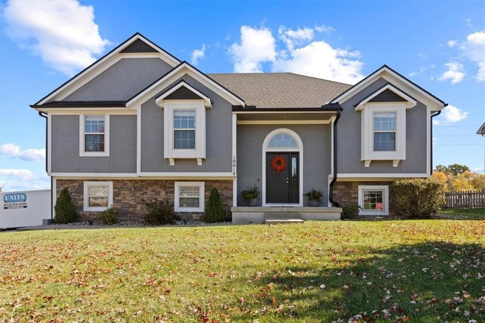 1001 SW Powell Dr, Oak Grove, MO 64075 - photo 1