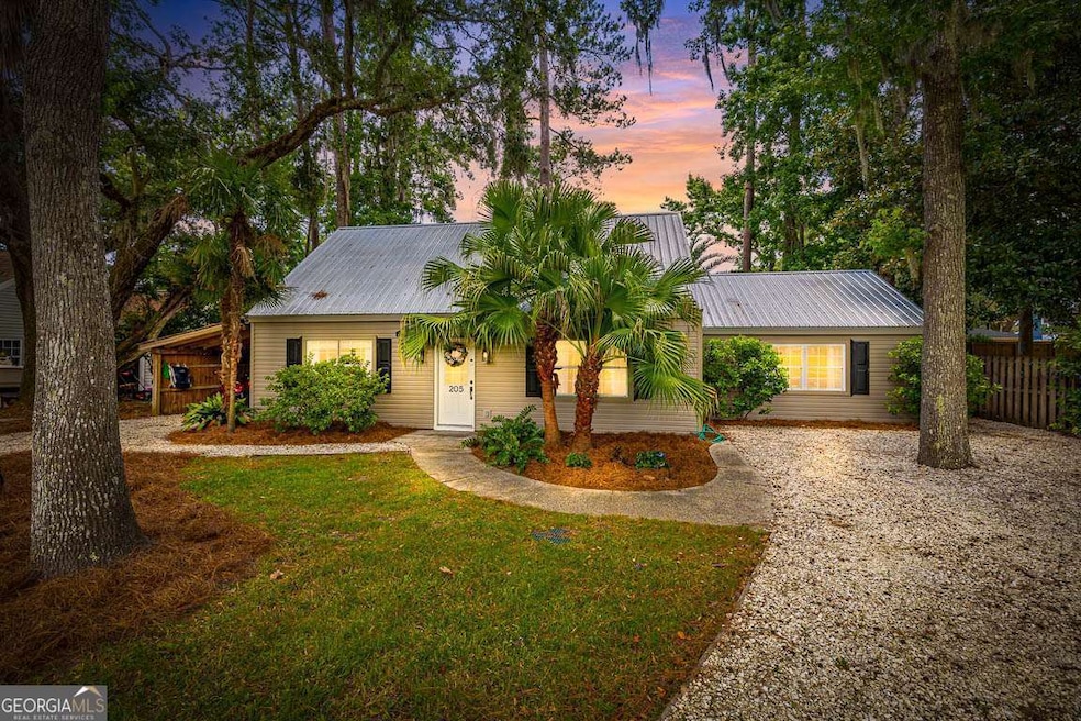 205 Palmetto St, Saint Simons Island, GA 31522 - photo 1