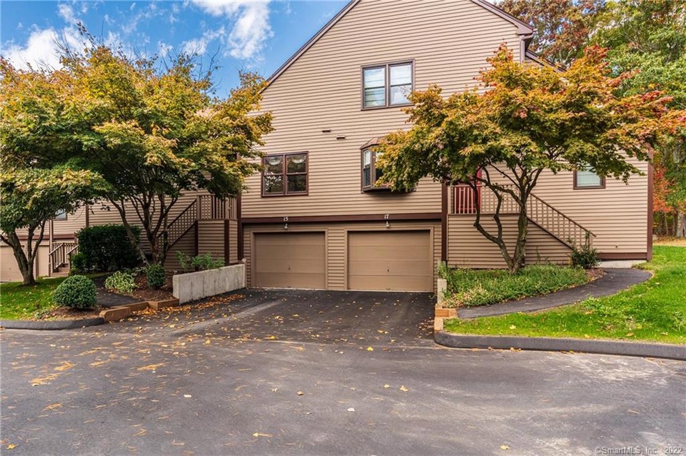 NEWLY PAINTED & MOVE IN READY!! WELLINGTON TOWNHOU