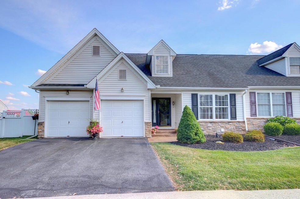 1253 Lindenwood Ln, Easton, PA 18040 - photo 1