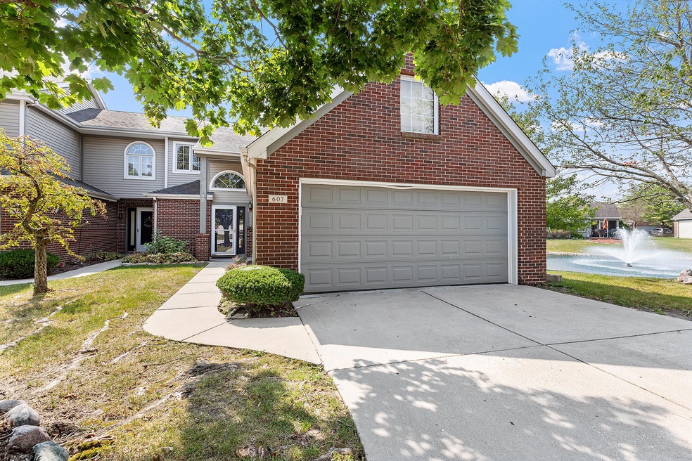 607 W 93rd Ct, Crown Point, IN 46307 - photo 1