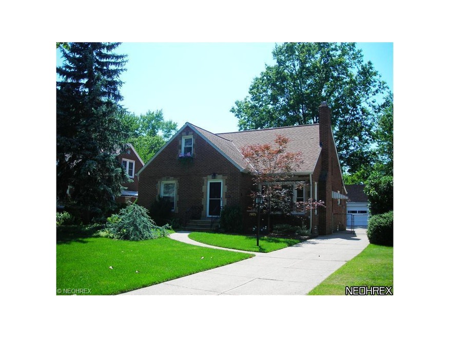 Welcome home to 1976 E. 228th St. in Euclid!