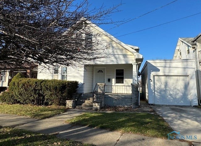 918 W Main Cross St, Findlay