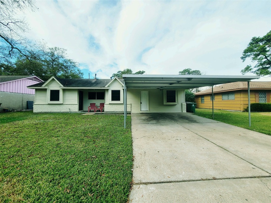 10533 Cheeves Dr, Houston, TX 77016 - photo 1