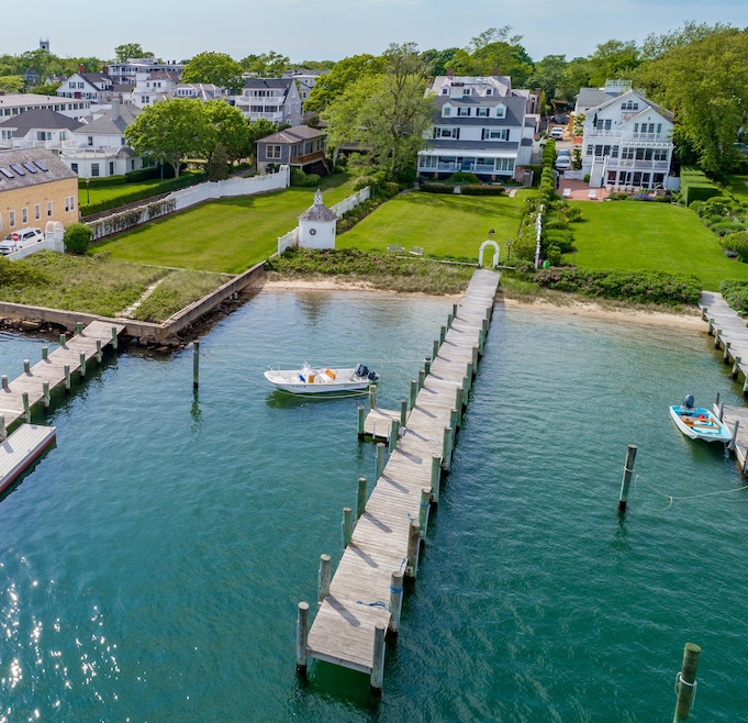 Sold $10,975,000 • Co-Listing Agent