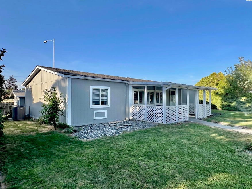 7901 W Clearwater Ave unit 137, Kennewick, WA 99336 - photo 1