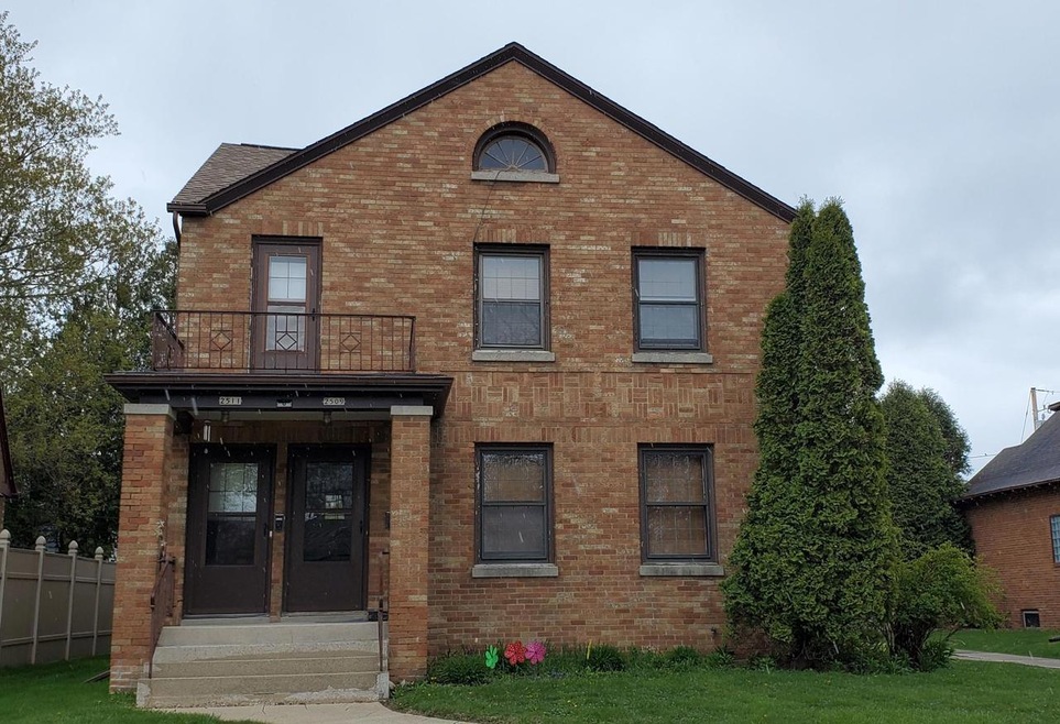 2509-2511 N 9th