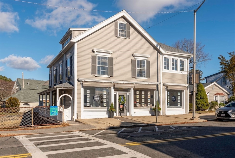 21 Central St unit 1, Manchester-By-the-sea, MA 01944 - photo 1