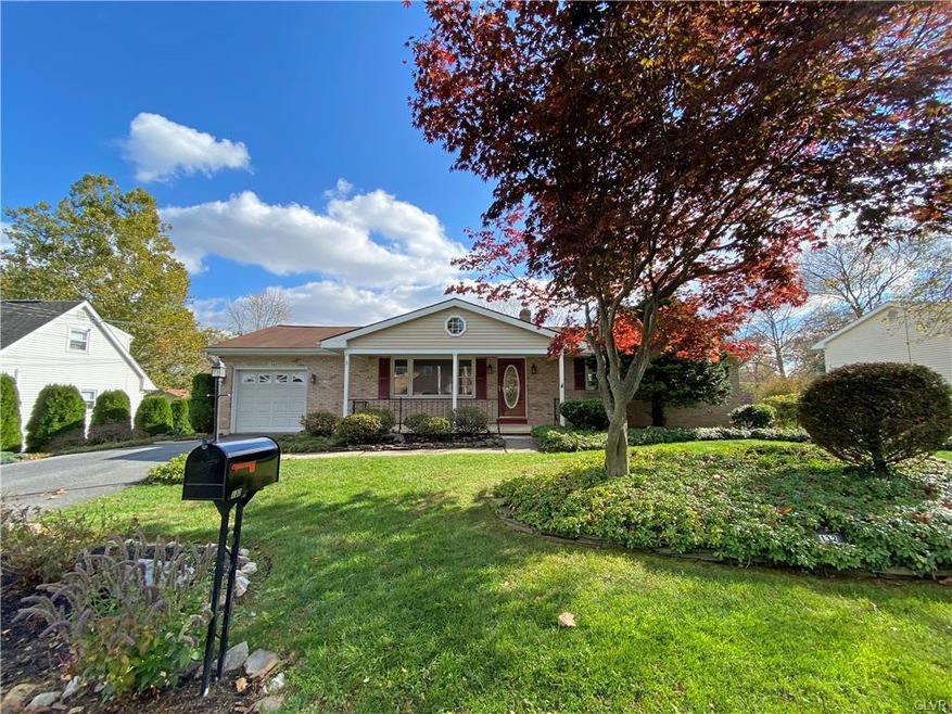 132 Jonathan Dr, Easton, PA 18045 - photo 1