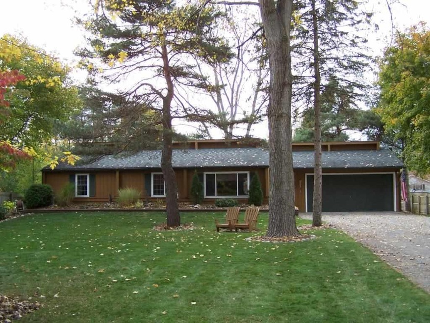 2419 N Raymond Rd, Midland, MI 48642 - photo 1