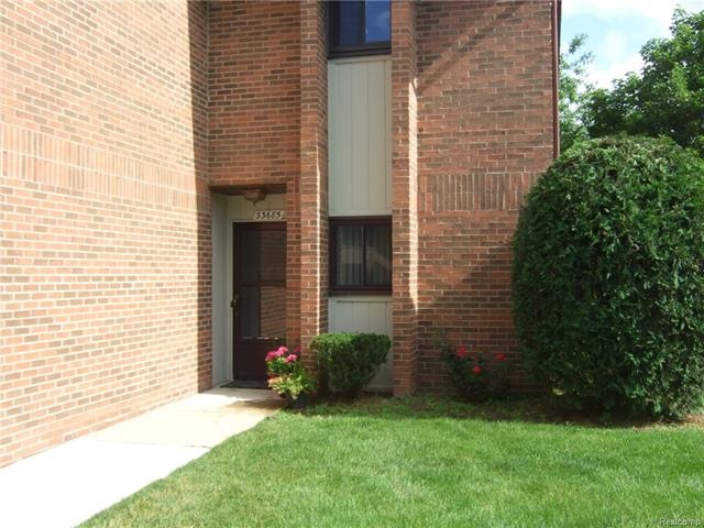 Welcome to 33685 Pondview Circle