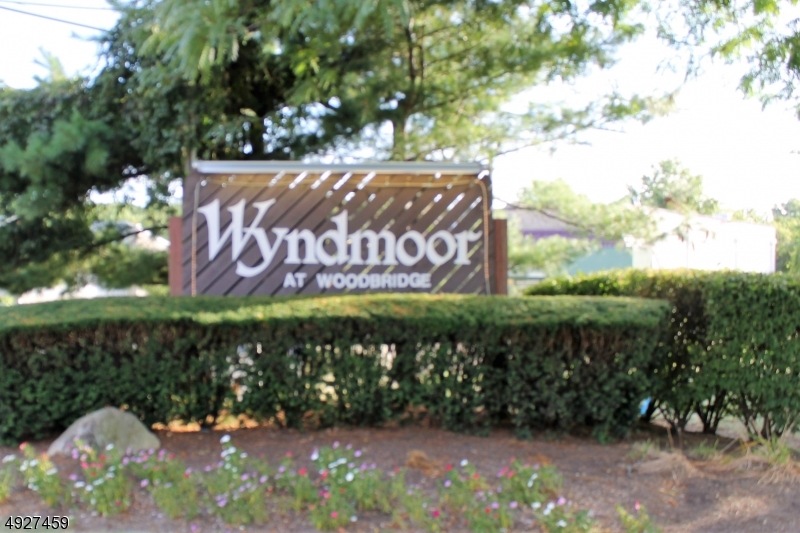 723 Cricket Ln unit 723, Woodbridge, NJ 07095 - photo 1