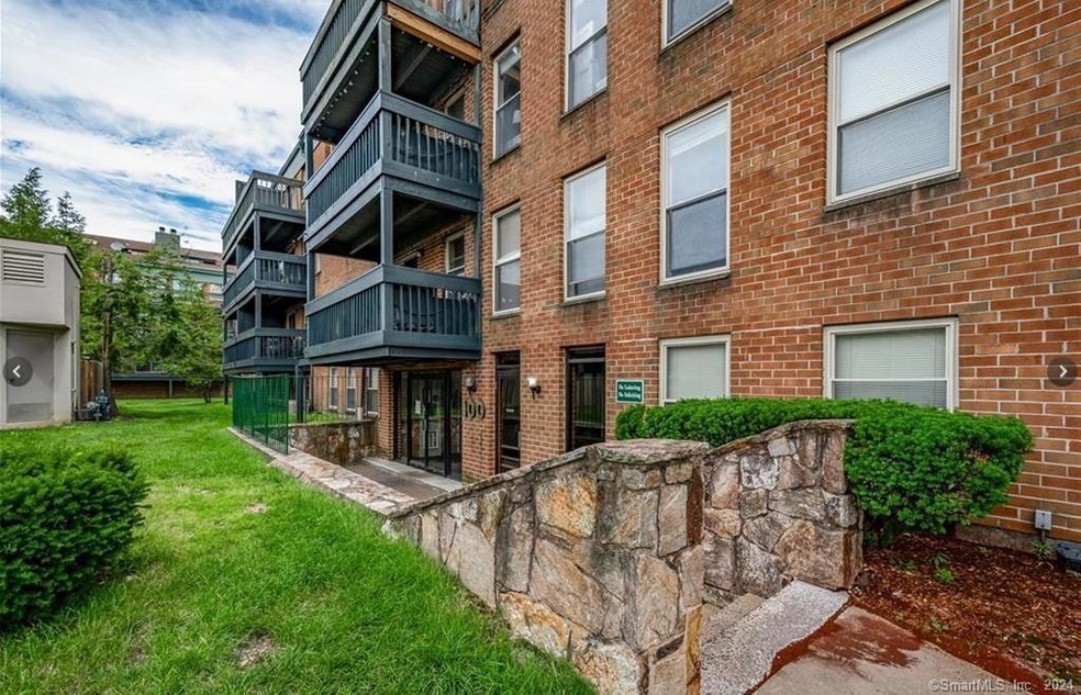 100 Kane St unit A2, West Hartford, CT 06119 - photo 1