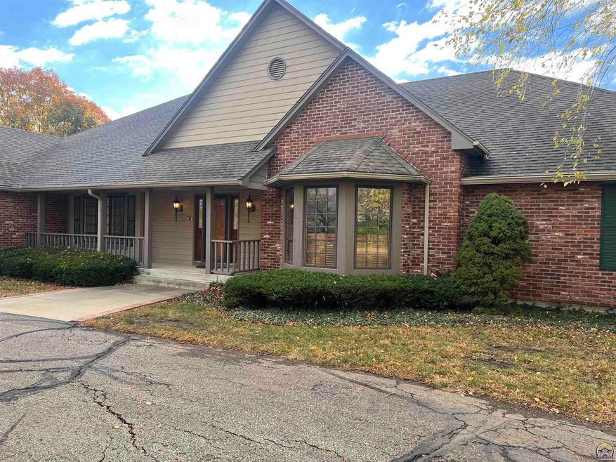 4625 SW 49th St, Topeka, KS 66610 - photo 1