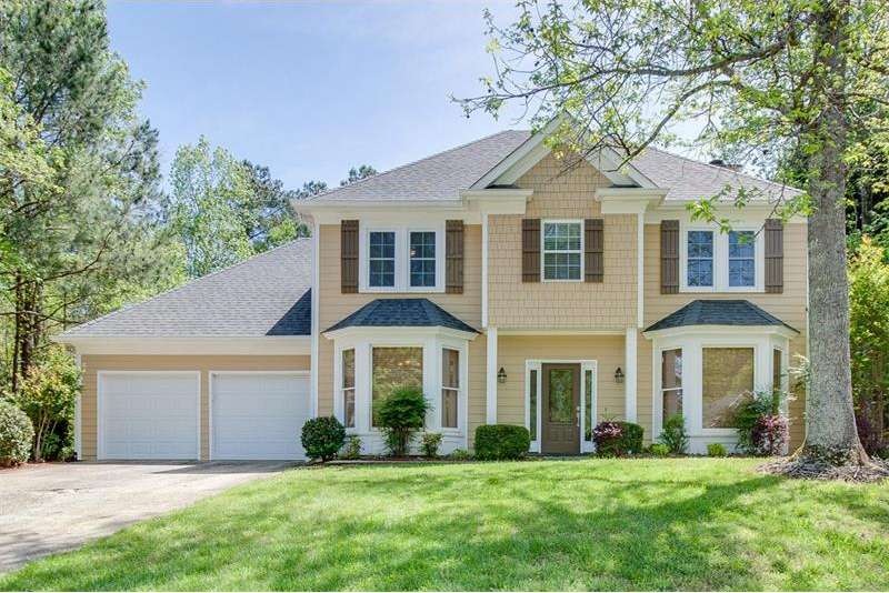 Beauty Located in North Gwinnett High Cluster!