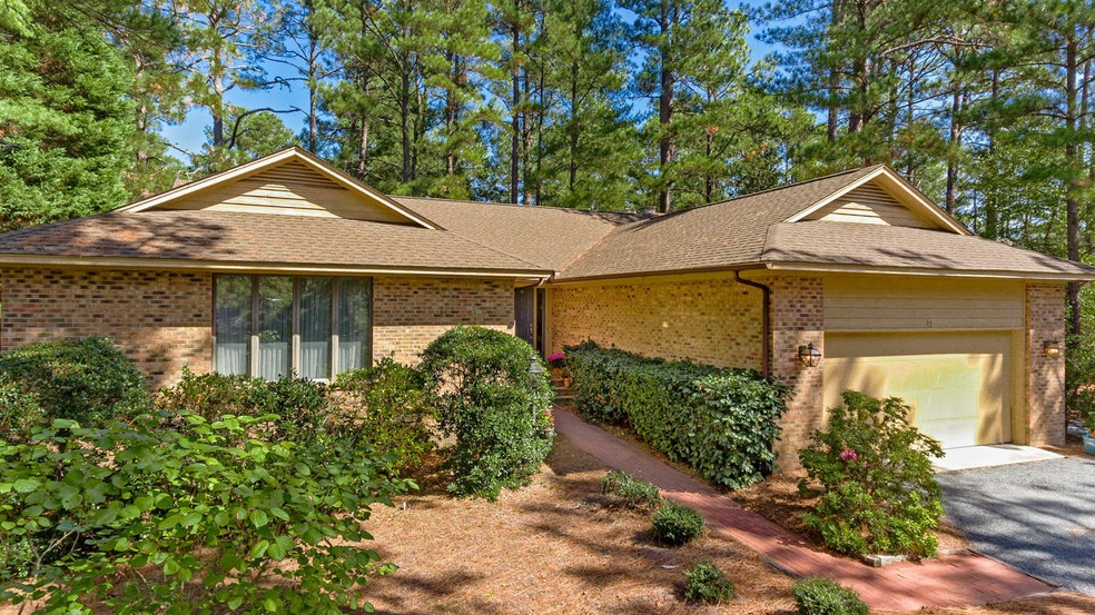 33 Thunderbird Circle