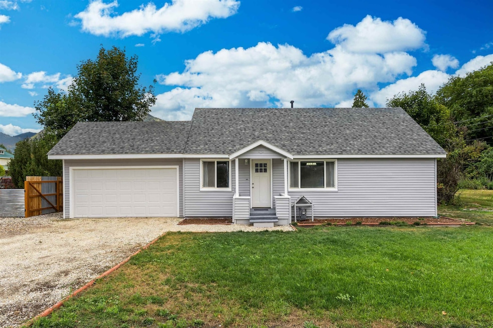 103 S Bernard St, Chewelah, WA 99109 - photo 1