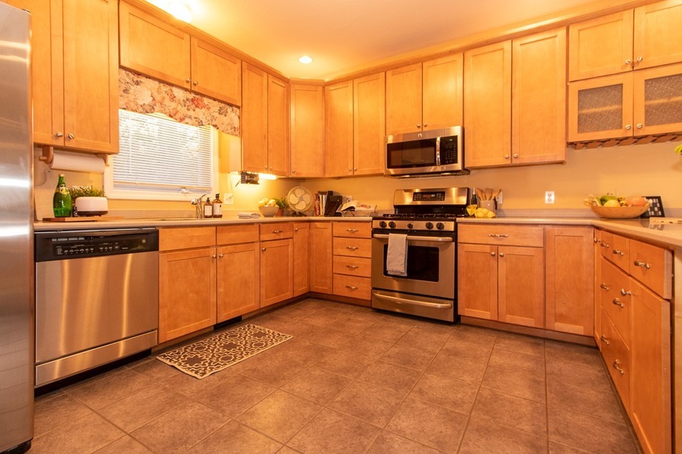 363 Litchfield St unit 11, Leominster, MA 01453 - photo 1