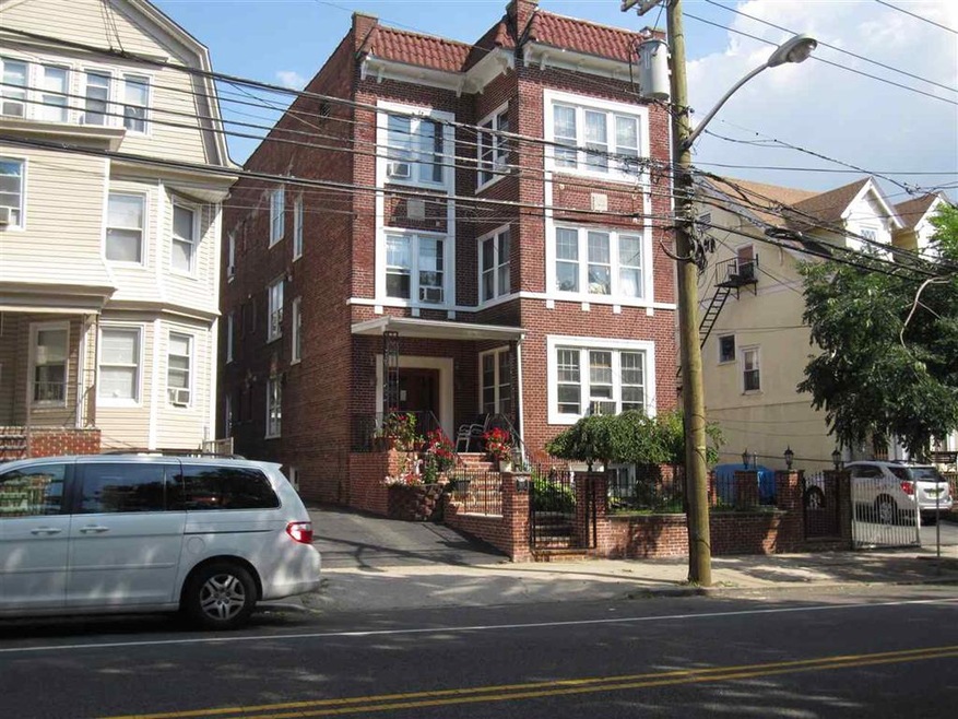 313 Clifton Ave, Newark, NJ 07104 - photo 1