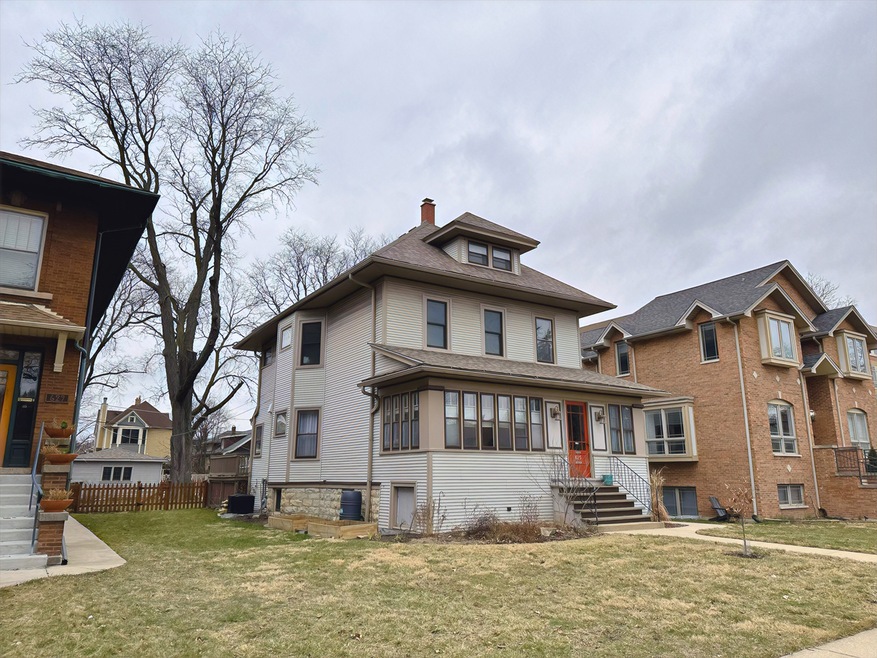 Welcome to your charming new home! This beautifull