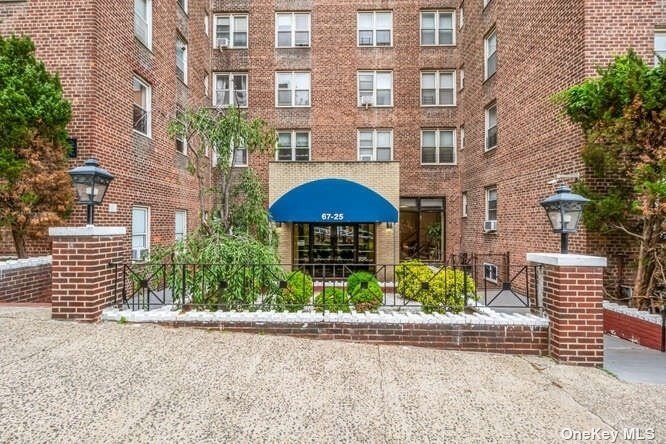 67-25 Dartmouth St unit 4D, Forest Hills, NY 11375 - photo 1