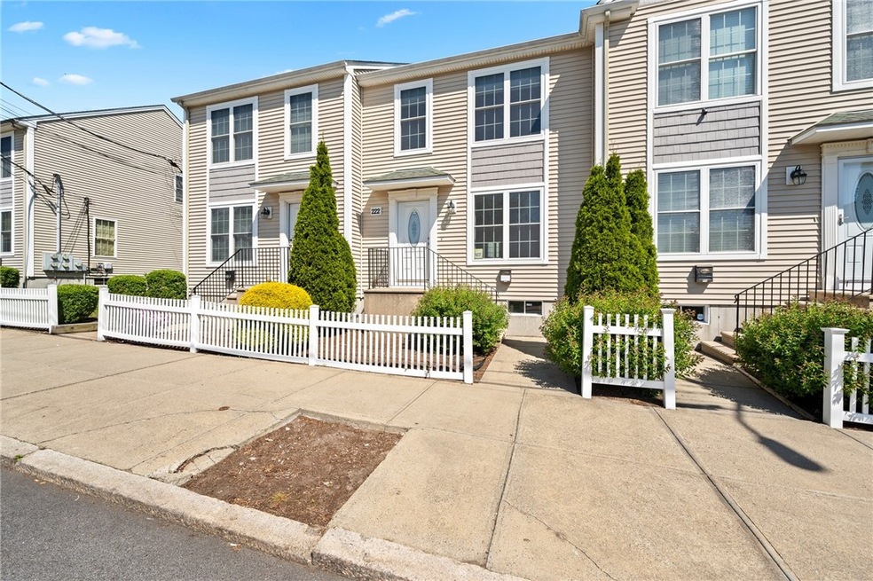 222 Meadow St, Pawtucket, RI 02860 - photo 1
