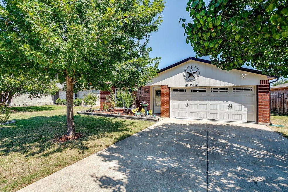 832 Mccully St, Fort Worth, TX 76108 - photo 1
