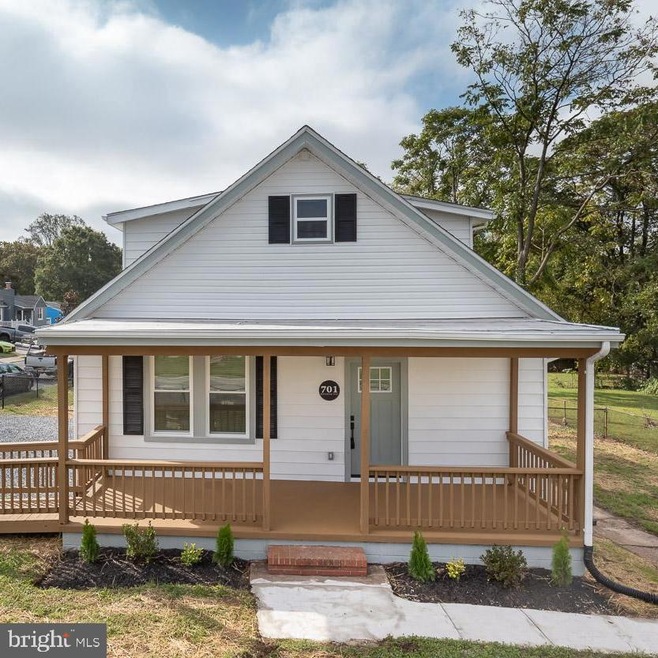 701 Wellham Ave, Glen Burnie, MD 21061 - photo 1