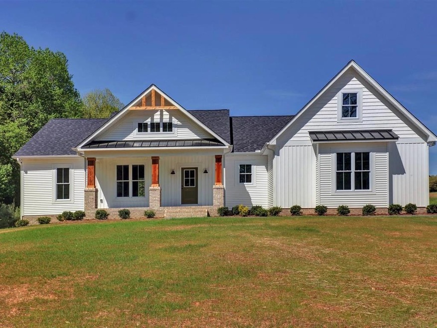 11730 Granary Hills Dr, Amelia Court House, VA 23002 - photo 1